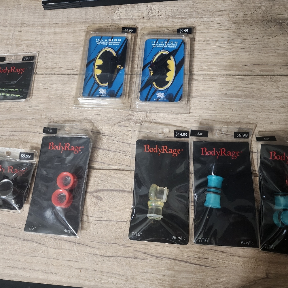 Different size brand new never opened ear gauges $5/each
